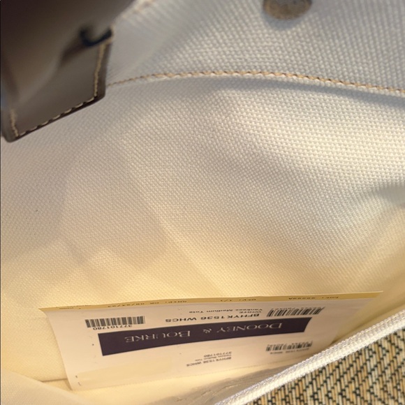 Dooney and Bourke NEW YORK YANKEES Cream and Brown Tote Bag - Picture 2 of 13